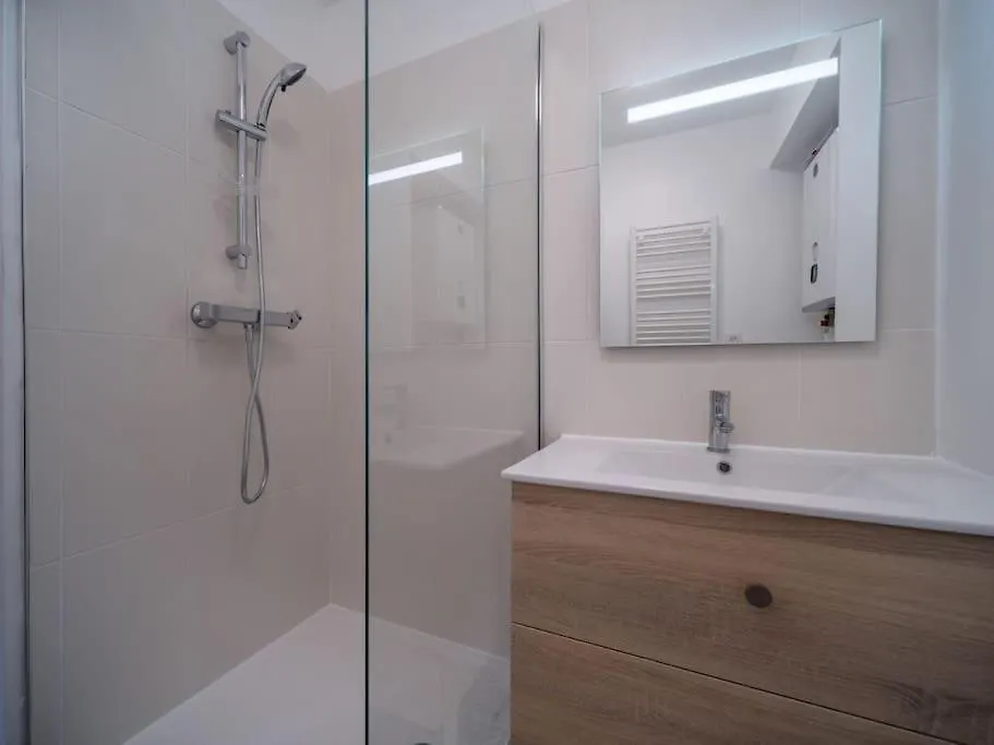 Appartement Neuf Tout Equipe Avec Garage Privatif Marseille France