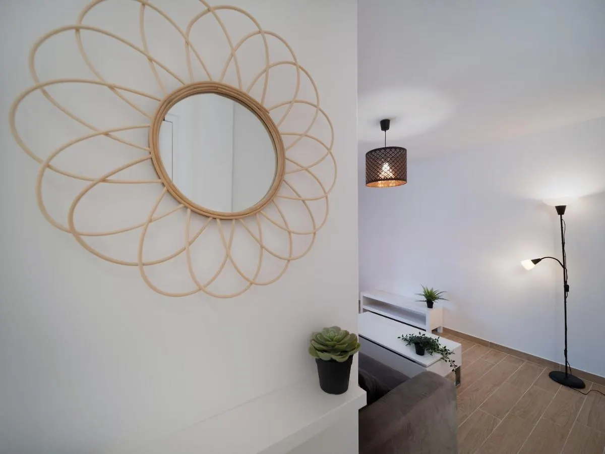 Apartment Appartement Neuf Tout Equipe Avec Garage Privatif Marseille France